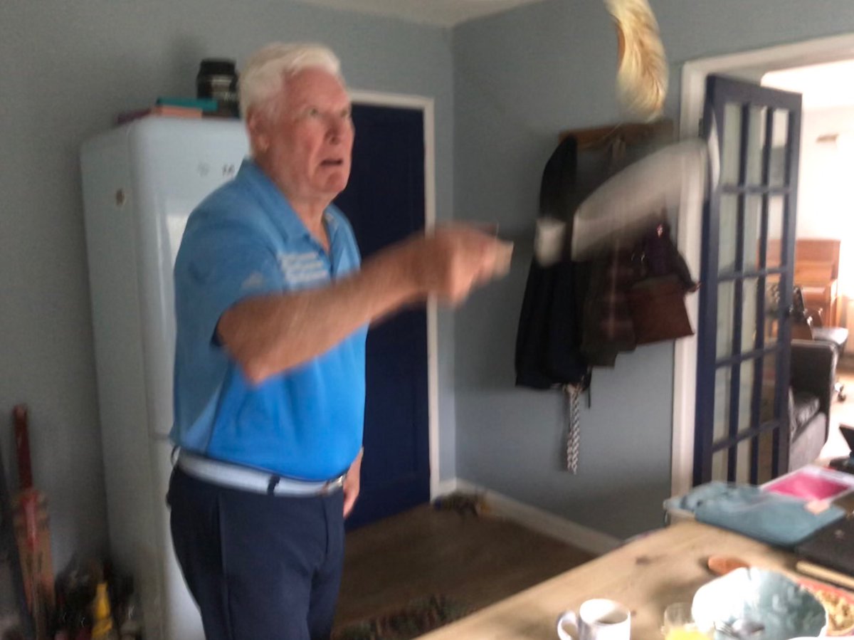 Yeah! Here I am tossing the pancakes, which is easier than tossing the caber... he he. Happy pancake Tuesday everyone!@MarkTannerPiano ⁦@gilypoz7⁩