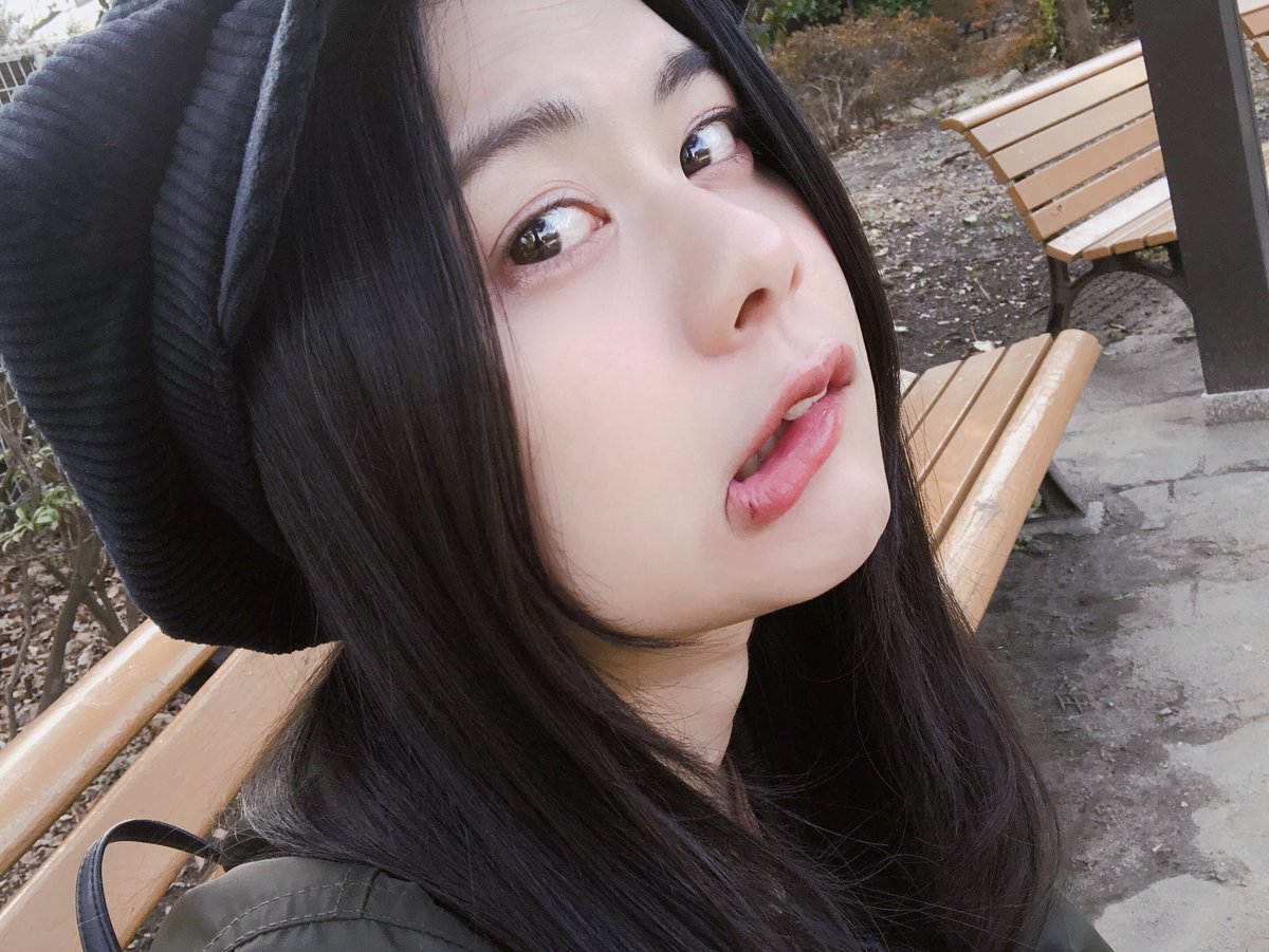 momonakaj's tweet photo. 最近の私のこんな顔とこんな顔です。 https://t.co/lUQVQPIPE8