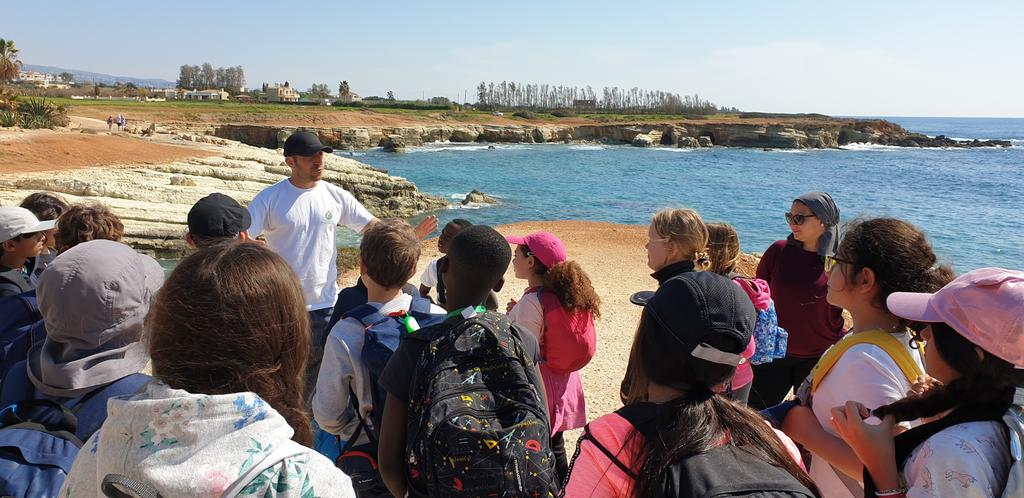 NcbisC's tweet photo. Learning about geology in Banana Bay #cyprusrocks https://t.co/AbCxNsoscb