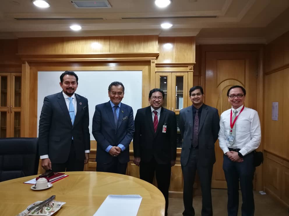 The 17th Urological Association of Asia Congress (@uaa2019) on Twitter photo With the Minister of Health Malaysia (2nd from left). Promoting UAA2019 and urology. <a href="/AUSTEG1/">AUSTEG</a> <a href="/so_uro/">UroSoMe</a> <a href="/uaa2019/">The 17th Urological Association of Asia Congress</a> @azadrazack <a href="/teng_ong/">Ong TA</a> <a href="/clarencelei/">Clarence Lei Chang Moh</a> <a href="/tgc65/">Guan Chou TEH</a> With the Minister of Health Malaysia (2nd from left). Promoting UAA2019 and urology. <a href="/AUSTEG1/">AUSTEG</a> <a href="/so_uro/">UroSoMe</a> <a href="/uaa2019/">The 17th Urological Association of Asia Congress</a> @azadrazack <a href="/teng_ong/">Ong TA</a> <a href="/clarencelei/">Clarence Lei Chang Moh</a> <a href="/tgc65/">Guan Chou TEH</a>