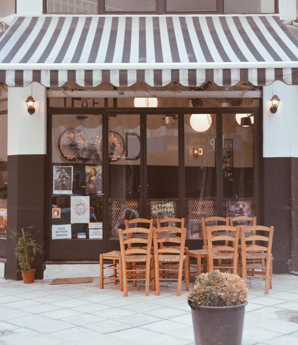 urban_wanders's tweet photo. Just your ordinary cute tavern in #greece 🥰

#urban_wanders #thessaloniki #pathport #localslore #passionpassport #discovergreece #visitthessaloniki #explore #wanderlust https://t.co/OUCa6kQIQp