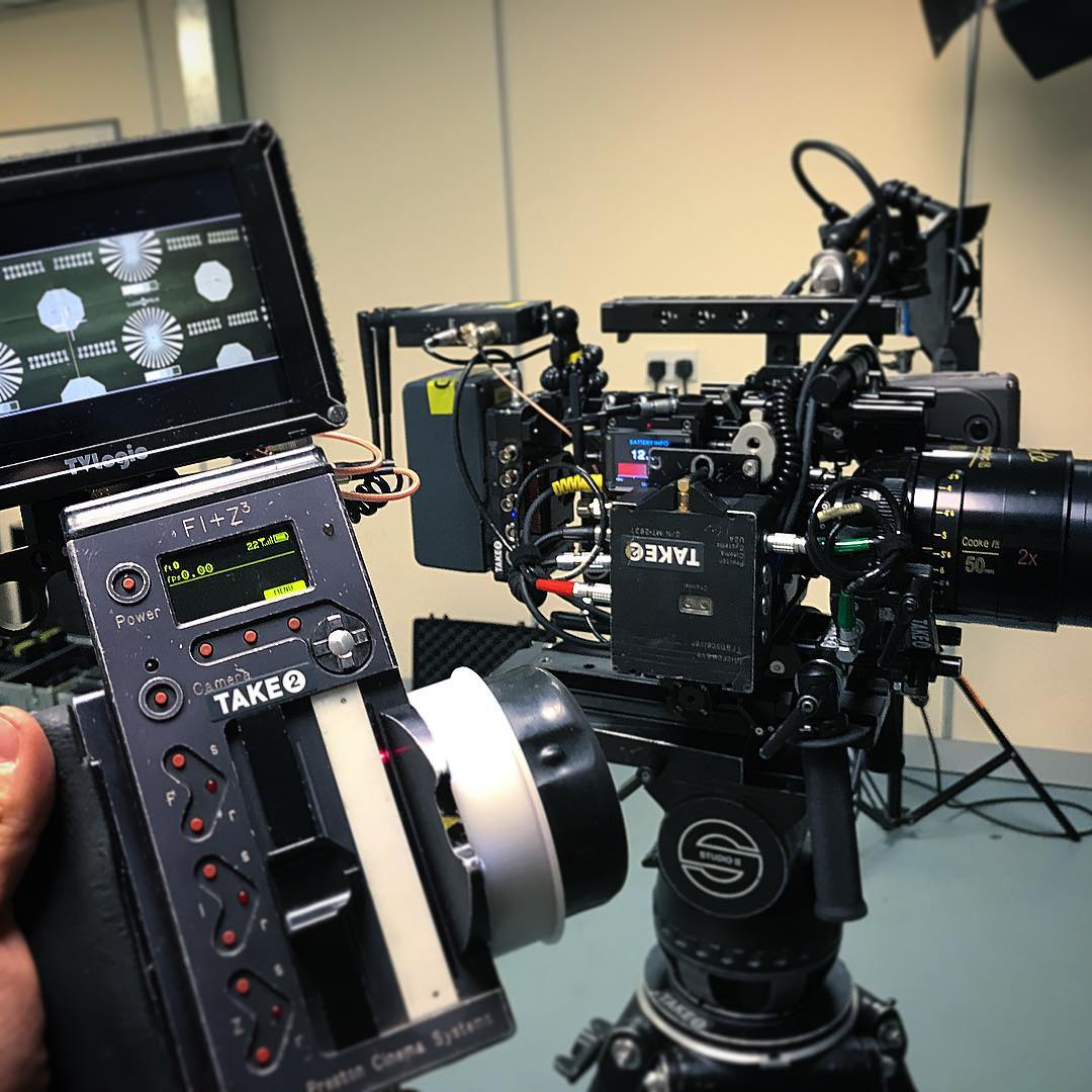 Take2FilmsUK's tweet photo. As a focus puller, camera tests look a lot like this.
Photo by @maskiims: "Thanks to @Take2FilmsUK for being so nice! #focuspuller #arrialexamini #cookeanamorphic"
~
~
~
~
#cameratests #lenstests https://t.co/iiEjaLYhSk