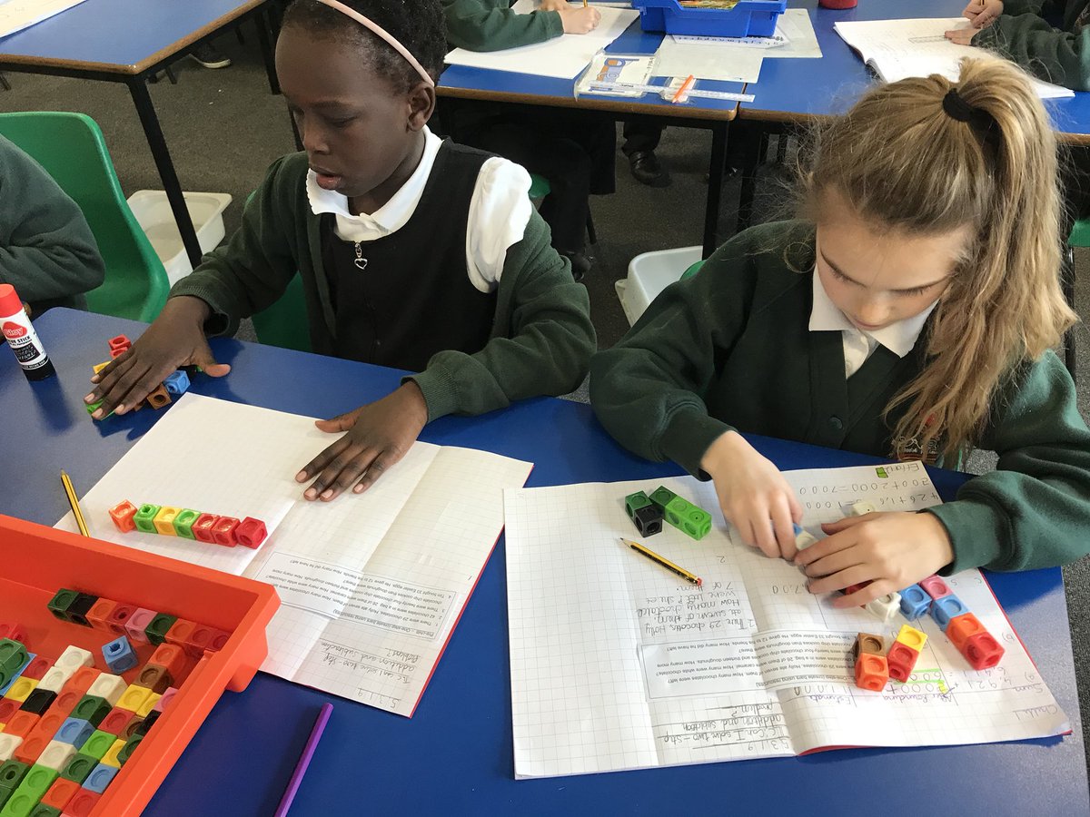 TGPS_NorthLincs's tweet photo. Year 4 are using resources and pictures to solve 2-step word problems. #TGPSYear4 #TGPSMaths #TGPSResourceful https://t.co/Tno2ykpXbJ