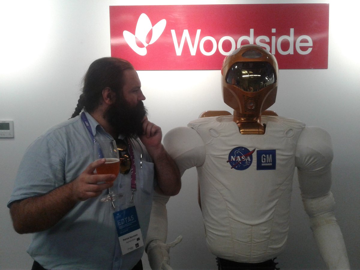 Robonaut please, keep talking about sutonomous operations in hazardous environments, it's right up my alley #EDTAS