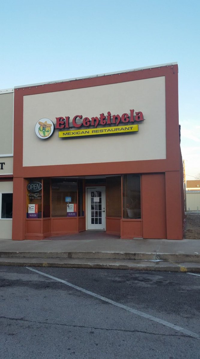 clarksrealtymo's tweet photo. A great business opportunity on main street Salisbury, MO! Equipped kitchen with extras including a nice exhaust hood and a large walk-in cooler. Call Rick Clark at 660-788-1546 for more information on this property. https://t.co/vxdPwtxSLU