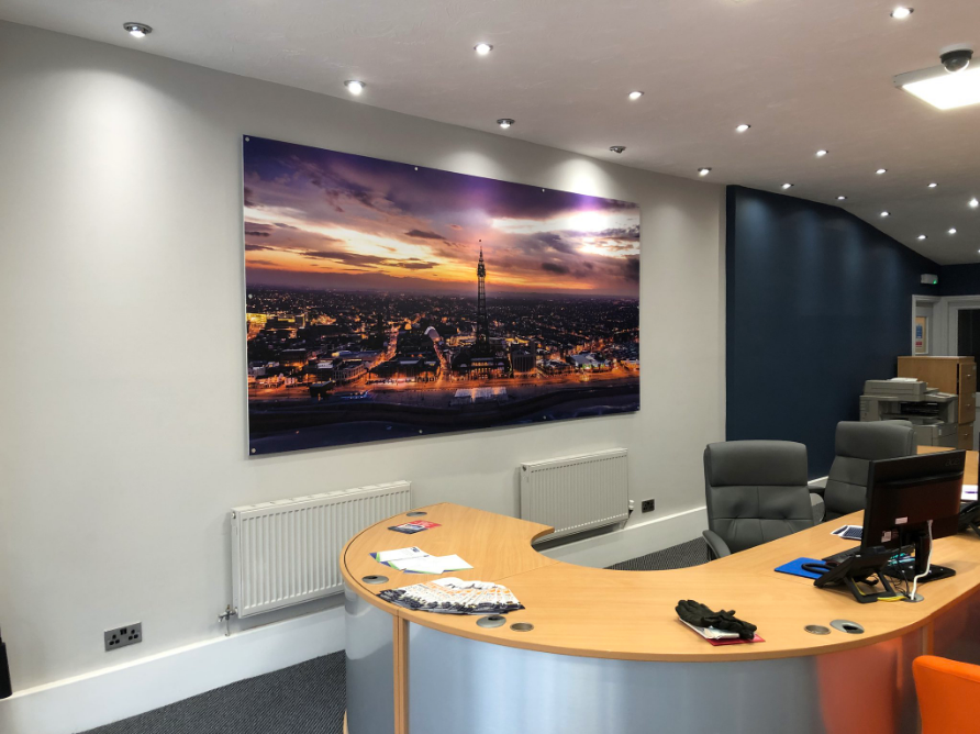 LinksSigns's tweet image. We're absolutely loving this #WallImage that we recently installed for McKenzie - The Real Estate Agent 😍Find out more about our #InternalSigns services here: bit.ly/2MID04M