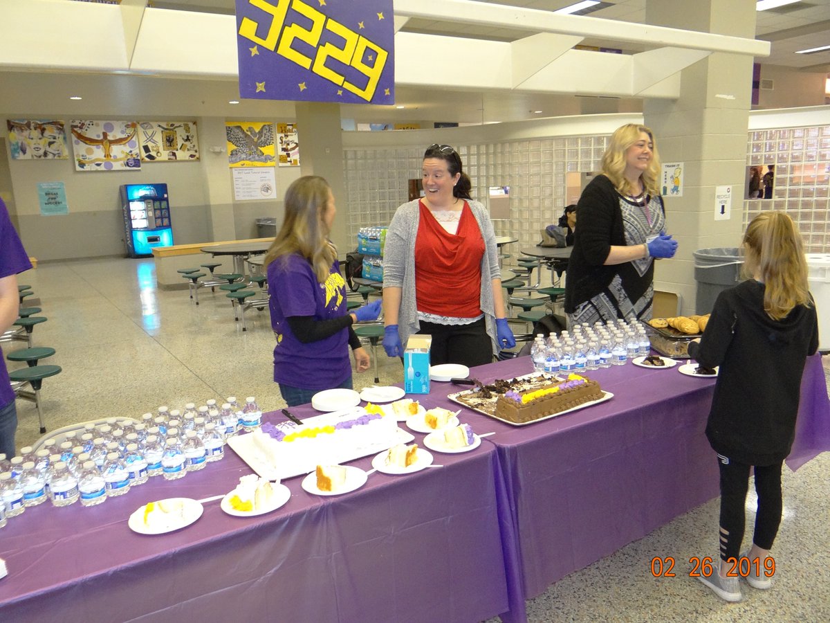 Hawktimus Prime 3229 tweet media