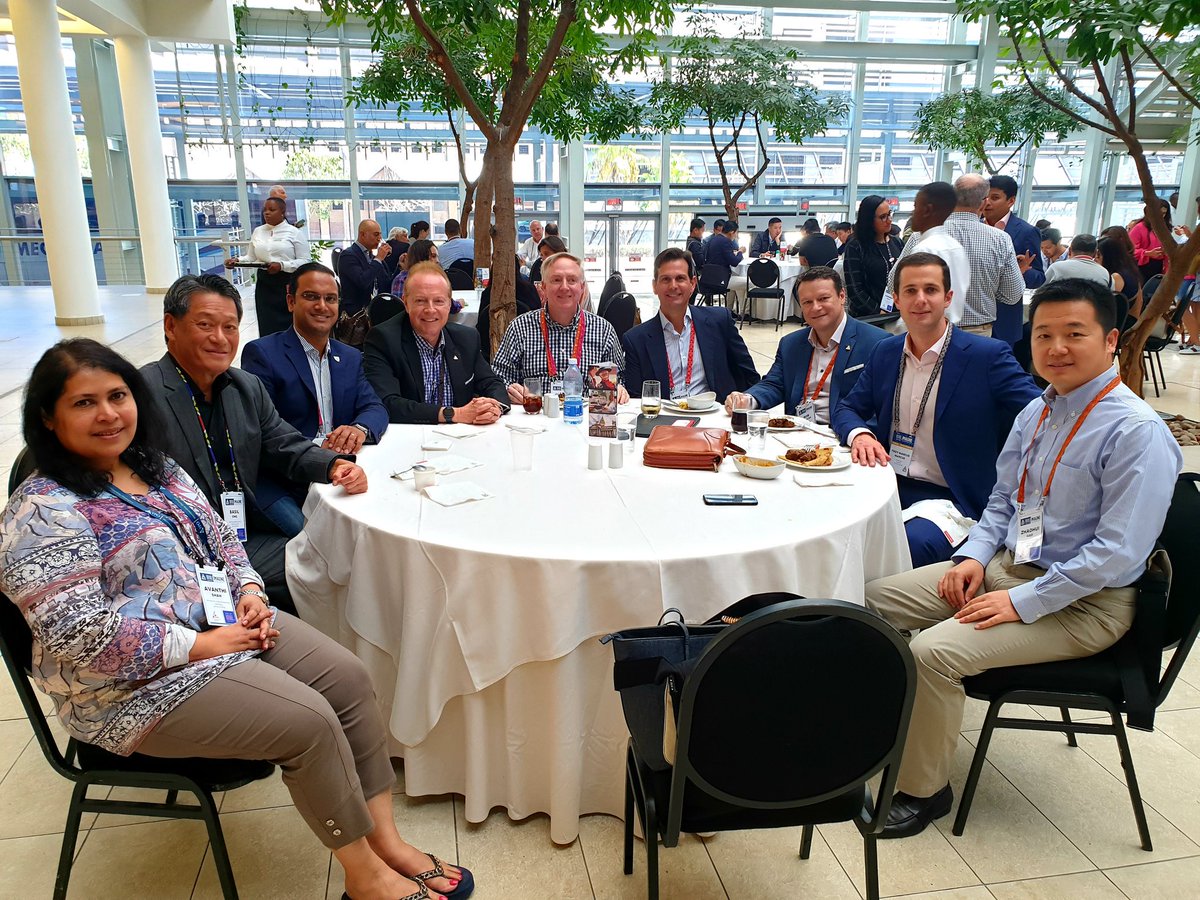 terrencekommal's tweet photo. An amazing lunch with 3 past @YPO Chairmen, 2 Hickock winners, and other Champions!
#YPO #YPOEdge #YPOGLC @YPOGLC @YPOEdge @YPONetworks @Capet https://t.co/2X7wKxdN1R