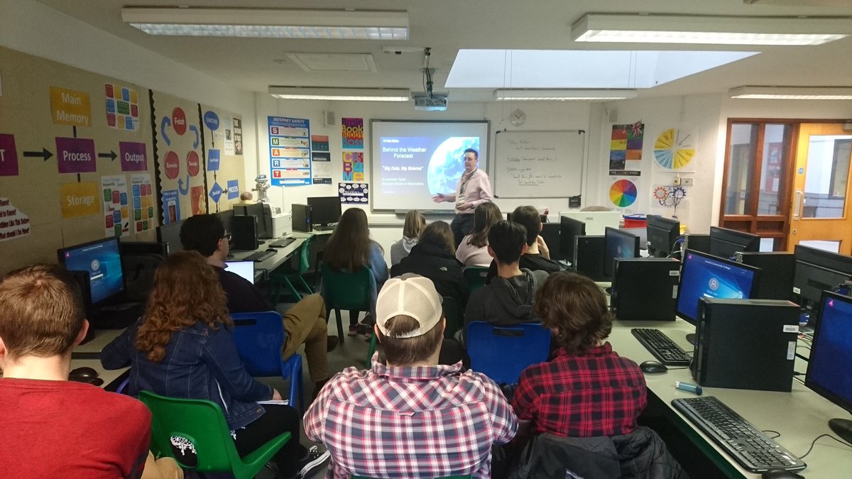 JoshWrightTech's tweet photo. Many thanks to Dr Jonathan Taylor, from the Met-Office, coming to talk about big data and big science for our IT and CS Students.. #hcccomputing https://t.co/s6hx2qntXX