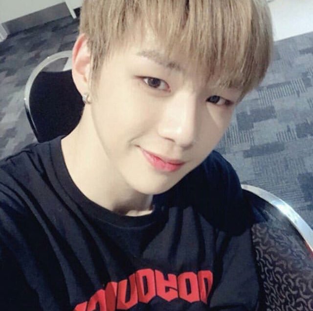 lumino02996551's tweet photo. Just be yourself ~ Do what you want!!! I will always support you ~~~ My sweet boy~ I love you!!!! #BeYourselfDaniel https://t.co/UMShE9slrT
