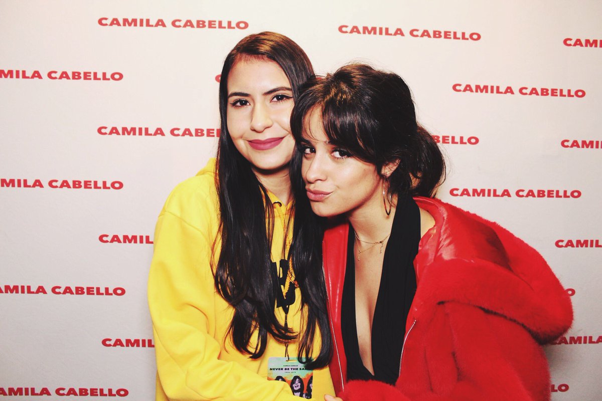 mhaedragalvan's tweet photo. eu te amo muito camilinha https://t.co/EvKTHOxkrB