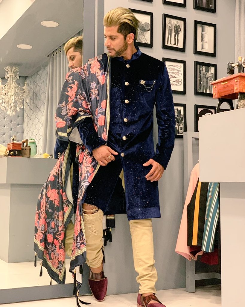 KVBohra's tweet photo. When you don't care what suits you, you just wear it cuz you know it suits you 😎
Attitude : @fashionkvb
Clothes : @pankysoni https://t.co/4ifwIvoE3J