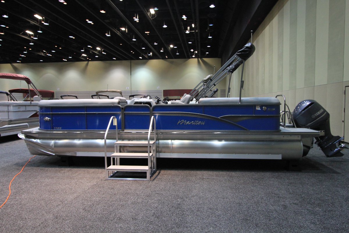 Manitou Pontoon Boat tweet media