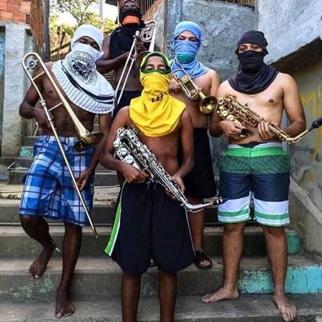 "One good thing about music, when it hits you feel no pain..." mon best-of est en ligne depuis mercredi dernier, on vous a fait une belle selection de 35 titres sur deux cd ! 🎧 : Tairo.lnk.to/BestOf