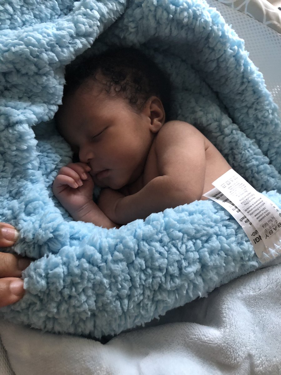 BlessdBlueprint's tweet photo. Up early breast pumping after my son had me up all night &amp; half of this morning. He lucky he sleep like an angel I don’t even get frustrated❤️ https://t.co/E4KMnefpxz