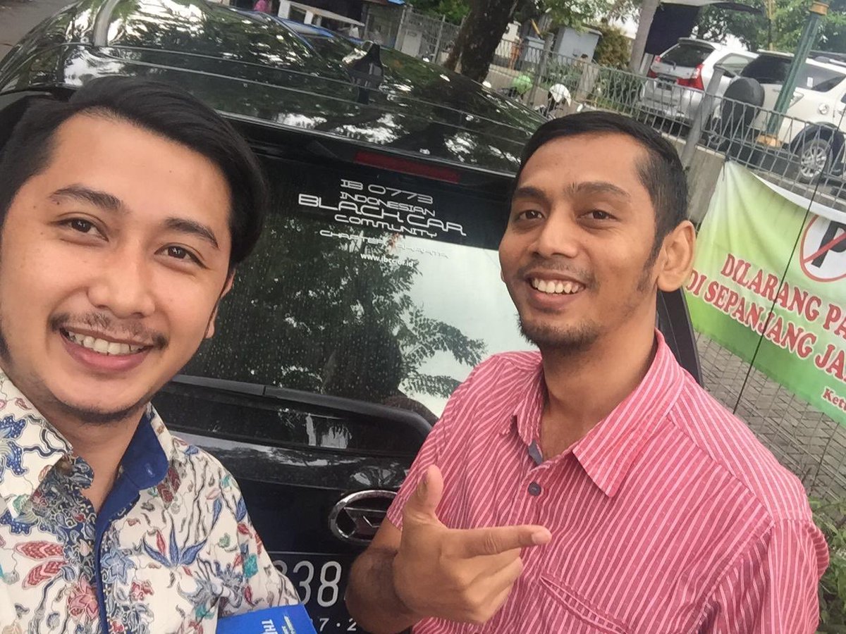 ibcc_jakarta's tweet photo. Ooiii.. lemaknyo makan siang bareng... yg baju batik tuu mano salam kito ๐๐ป๐๐ป๐๐ป
.
.
#AlwaysBlack
#AlwaysIndependent
#IBCC
#IndonesianBlackCarCommunity
#BlackJackSeru
#PengChapBJS
.
.
Salam Pestol,
๐๐ป๐๐ป๐๐ป๐๐ป๐๐ป๐๐ป๐๐ป๐๐ป๐๐ป๐๐ป๐๐ป๐๐ป https://t.co/FEkqlVM0HJ