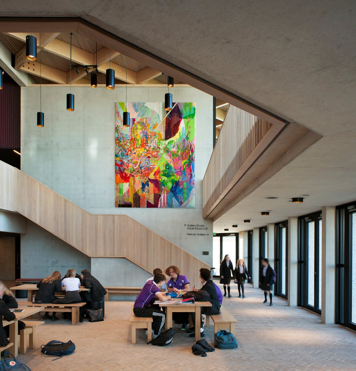 PriceandMyers's tweet photo. #TechnicalTuesday is here again! Today we're featuring the recently completed diagrid #timber roof at Perse School by @haworthtompkins. https://t.co/DF5X8ffKqA
Photos: © Philip Vile
#timberconstruction #timberroof #LVL #laminatedveneerlumber #diagrid https://t.co/dPyQMC3OUf