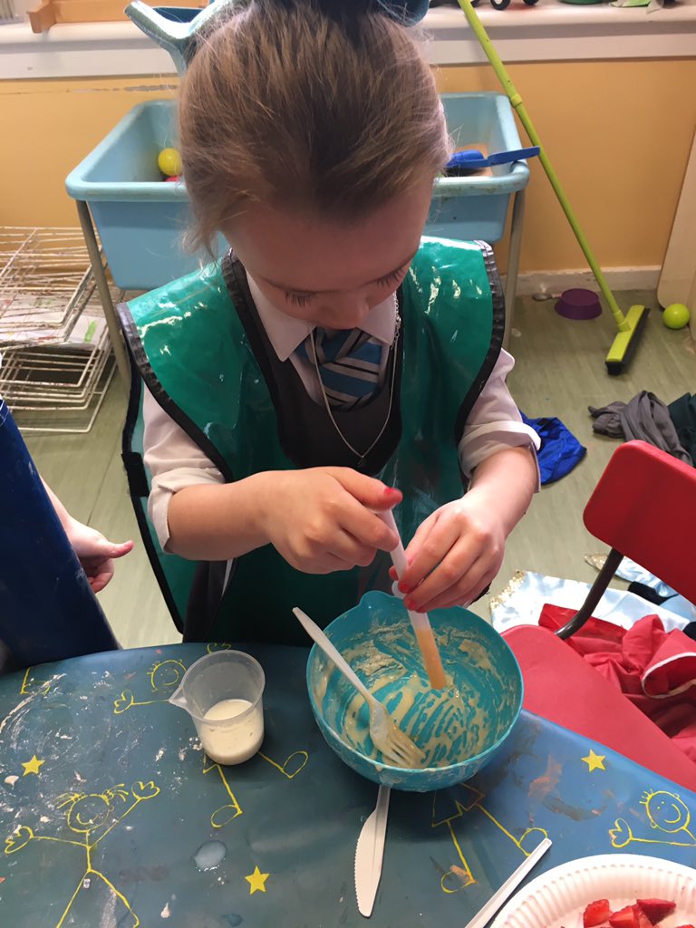 OurLadysPerth's tweet photo. Primary 1 have had so much fun measuring, mixing, making and eating delicious pancakes! #bakeoff
#pancakes
#creativebakers https://t.co/uaEhImib5e