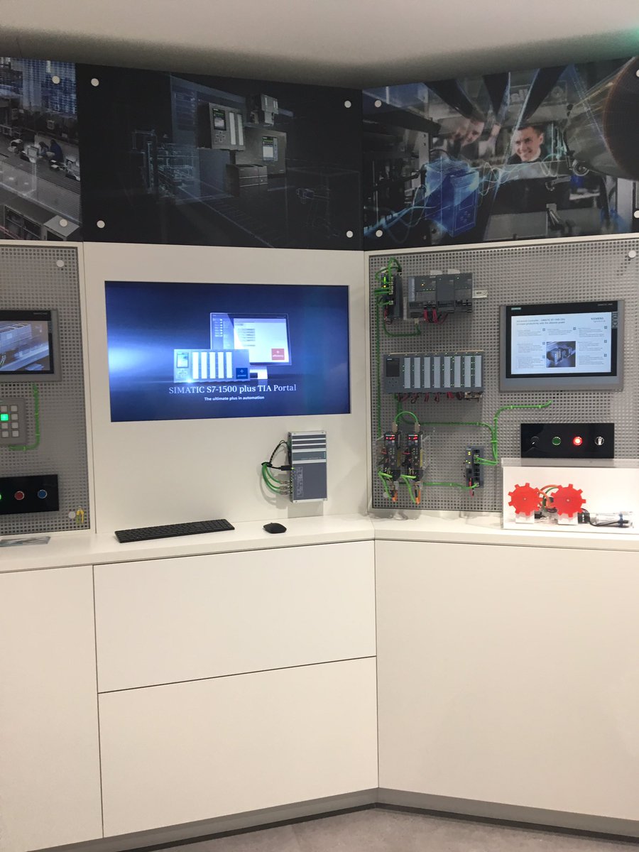fairfieldsltd's tweet photo. Today some of our Engineers are visiting @siemensindustry Digital Experiance Centre to learn more about the latest offering in Digitalization and Industry 4.0 #Industry40 #digitalization #MindSphere #TIA #siemens https://t.co/lUdNFsVqch