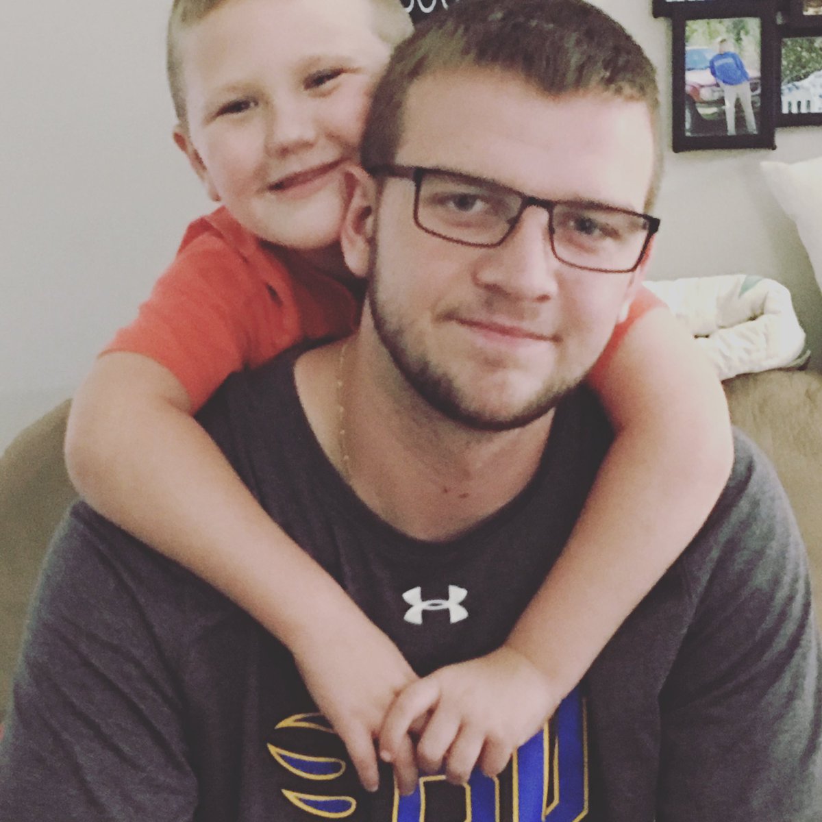 foreverelliott's tweet photo. HAPPY 20th Dylan Beckham!!
🎈 🎈 🎈 🎂 🎂 🎂 🎉 🎉 🎉 #20yearsalready https://t.co/dA5eSt7mxQ