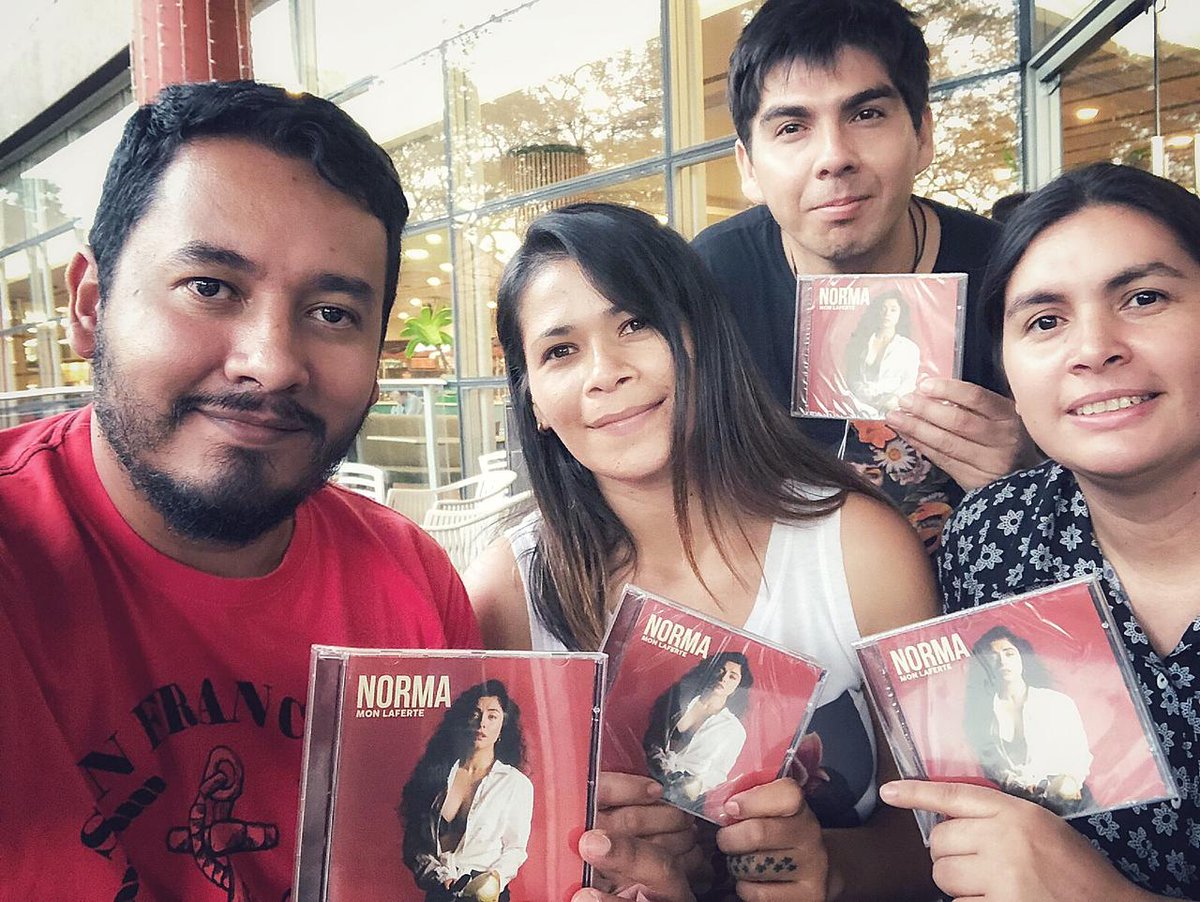 monlafertepy's tweet photo. Ya tenemos #NORMA con nosotros!!! Así de felices te esperamos @monlaferte con #LaGiraDeNorma en Paraguay 😻😻💃🏽💃🏽🇵🇾🇵🇾🇵🇾 https://t.co/xKH81VxGZh