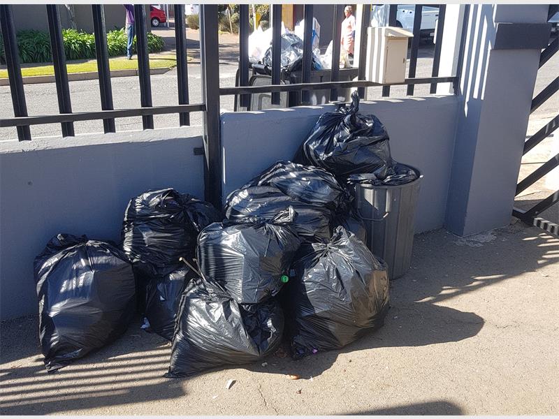 KemptonExpress's tweet photo. Why pay if the service is not received?
https://t.co/QXnP58Zznt
#RefuseRemoval
@City_Ekurhuleni https://t.co/QAaALh3pc2