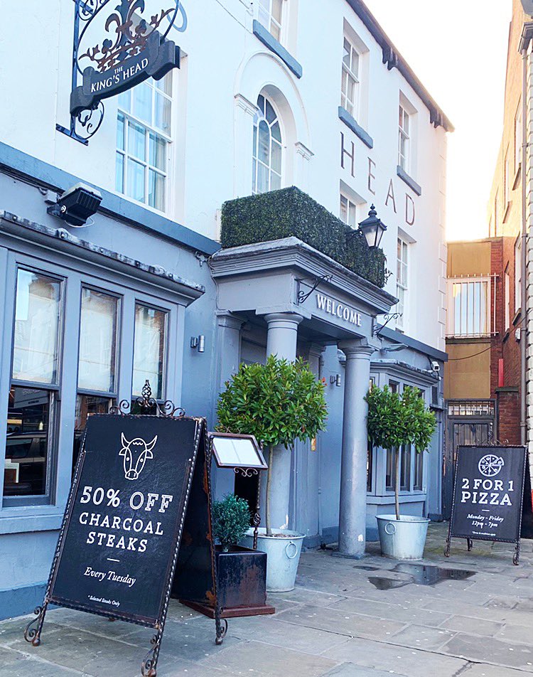 Who is joining us today for half price steaks served all day today, and 2-4-1 pizzas served until 7pm.

We do spoil you all🎁