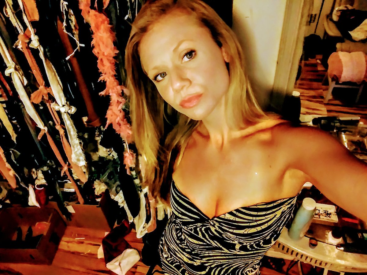 NextMrs's tweet image. 