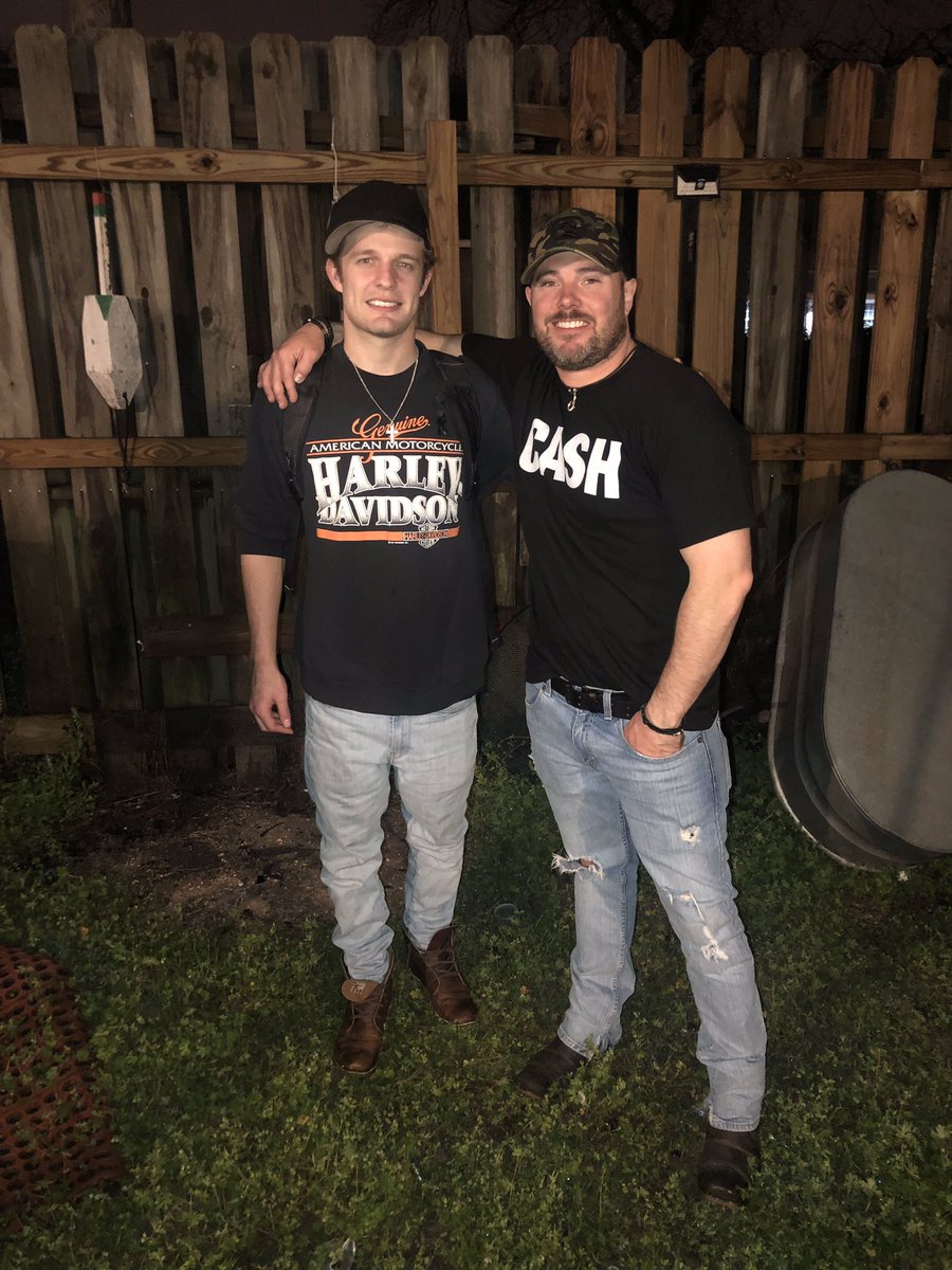 HeaterCox's tweet photo. Needless to say @TuckerBeathard still remains a badass! Thanks so much buddy....til the next time. And GREAT talking!! #fightlikehell #hateit https://t.co/LBHG1YF6V0