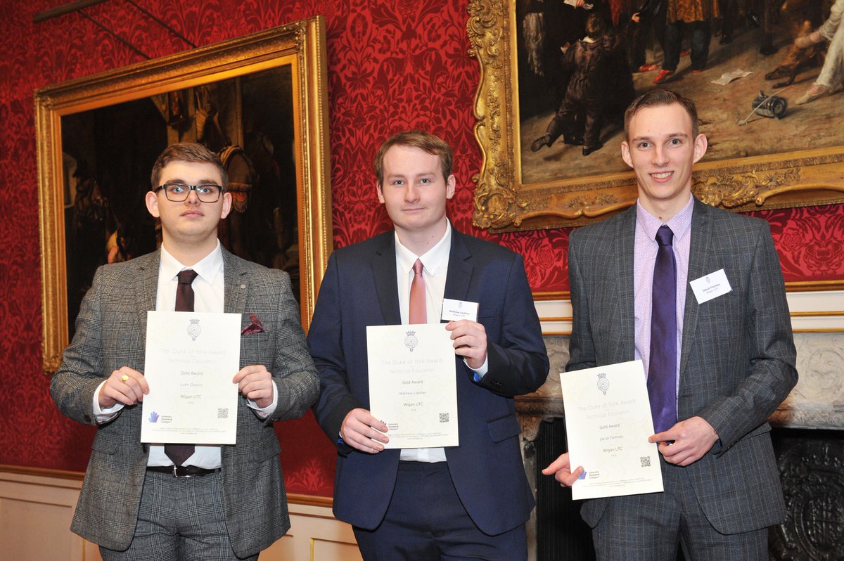 UTCWigan's tweet photo. Congratulations to our former Y13 students who collected their Gold Duke of York Awards for Technical Education.

As well as achieving this award, they all secured fantastic higher and degree level apprenticeships, well done!
#Future #Engineering #ThinkUTC #College #Wigan https://t.co/RN6Lid0fYA