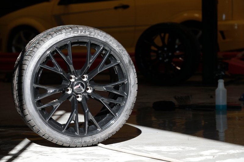 When is it time to replace your tires?

Read: continentaltire.com/news/when-it-t…