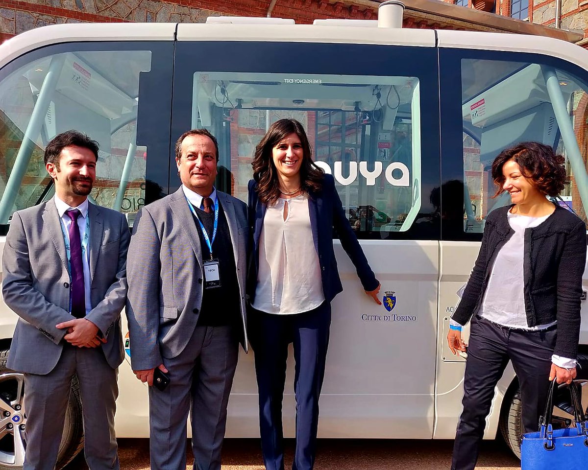 Navya_Group's tweet image. A successful premiere in Turin: AUTONOM SHUTTLE 🚐 presented to @LuigiDiMaio Vice-President of the Council of Ministers, Minister of Economic Development and Labor @C_Appendino Mayor of Turin & @Dellorco85 State Secretary for Infrastructure and Transport @TwiTorino @ObjectiveSW