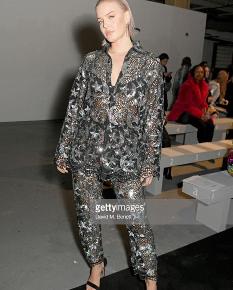 SelectModelMgmt's tweet photo. 💥superstar @annemarie looking incredible tonight at the #ASHISH #lfw show💥 #annemarie #selecttalent https://t.co/wC3ToecEaf