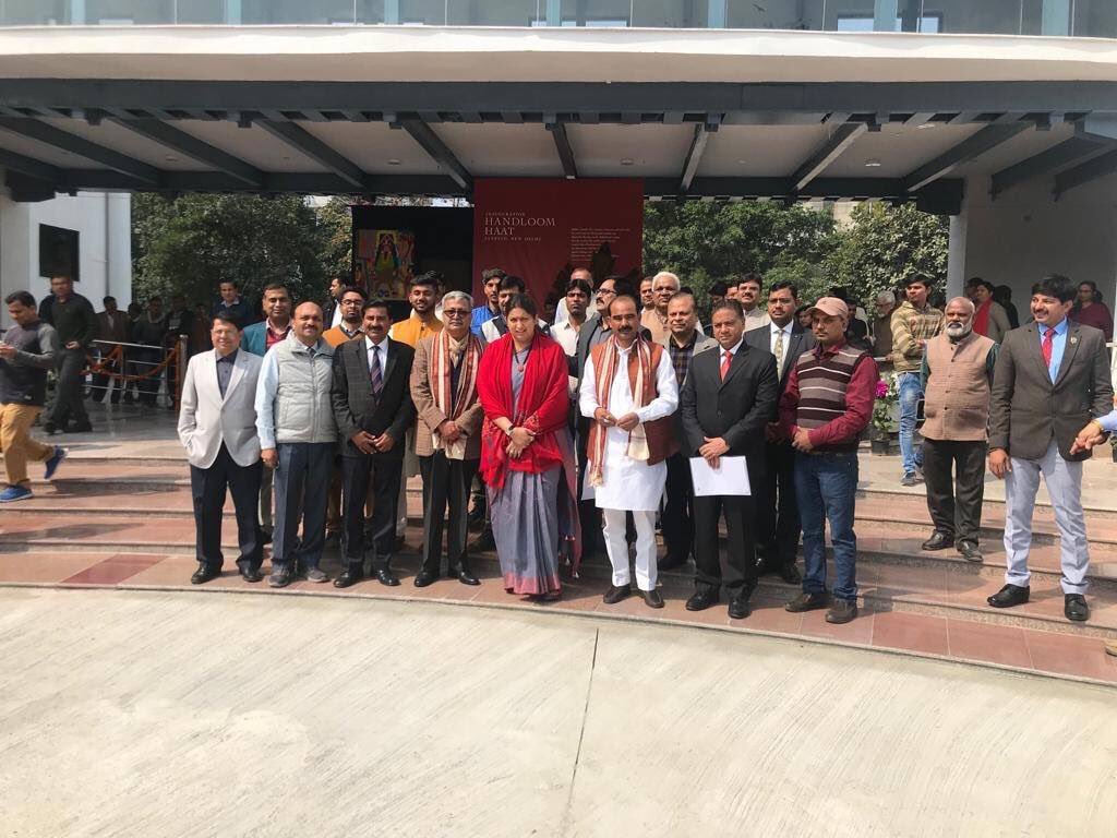 AjayTamtaBJP's tweet image. आज नई दिल्ली में वस्त्र मंत्रालय भारत सरकार द्वारा पुर्ननिर्मित #HandloomHaat के उद्धाटन के सुअवसर पर।
