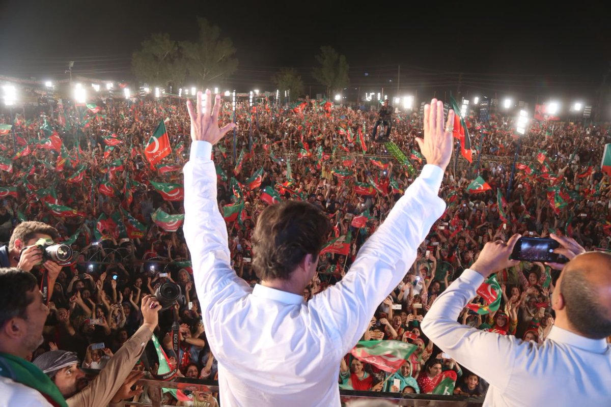 shahidbhutto789's tweet photo. جن میں اکیلے چلنے کا حوصلہ ہوتا ہیں
اک دن انہی کے پیچھے قافلے چلتے ہیں❤
#TributeToPakistan https://t.co/hkun7tzjbV