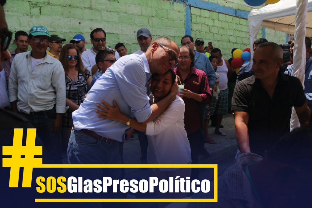 JorgeGlas's tweet photo. Urgente, nos informan que Jorge fue amenazado de muerte por un interno de alta peligrosidad. Posterior a la amenaza, el sujeto asesinó, con un machete a otro reo, para después cercenarlo. Las autoridades ocultaron el asesinato. La vida de Jorge corre peligro. 
#LiberenAJorgeGlas https://t.co/5xdPVK9UfP