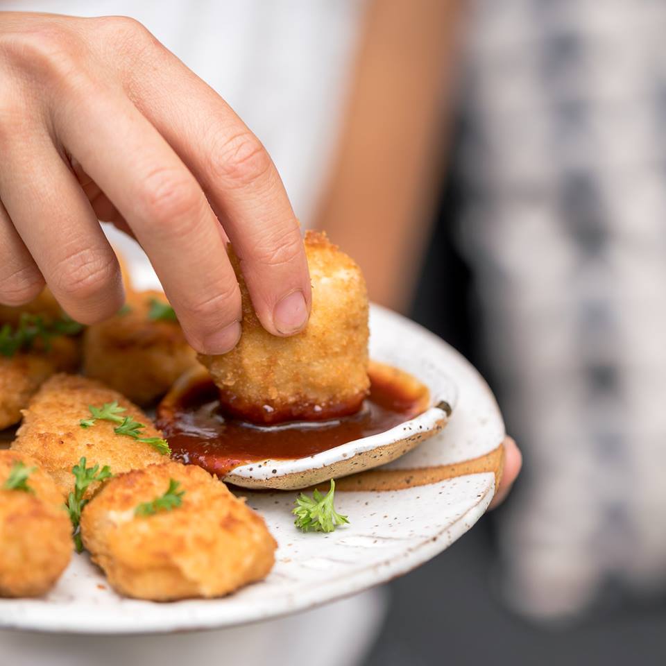 Frozen food delivery service Veestro is making a shift to 100% recyclable packaging. bit.ly/2ED76EU <a href="/VeestroFood/">Veestro</a>