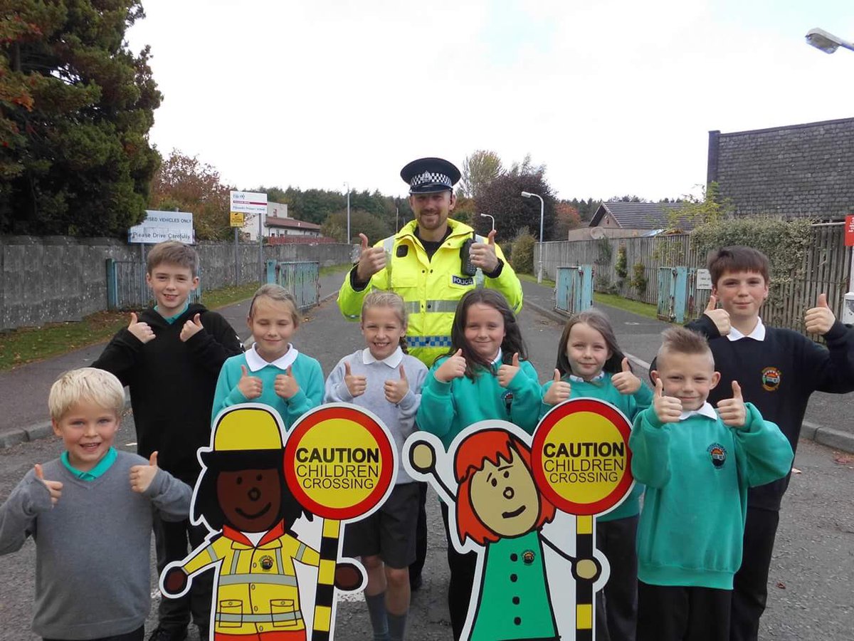School_RdSafety's tweet photo. It’s #SchoolRun time again
Remember you MUST STOP for the #SchoolCrossingPatrolOfficer
If you don’t you could end up with a nice fine and some points on your licence. The SCP is there to help #Children and #Families #CrossTheRoad safely #StopMeansStop #CautionChildren
#Roadsafety https://t.co/WEHT9hwua2