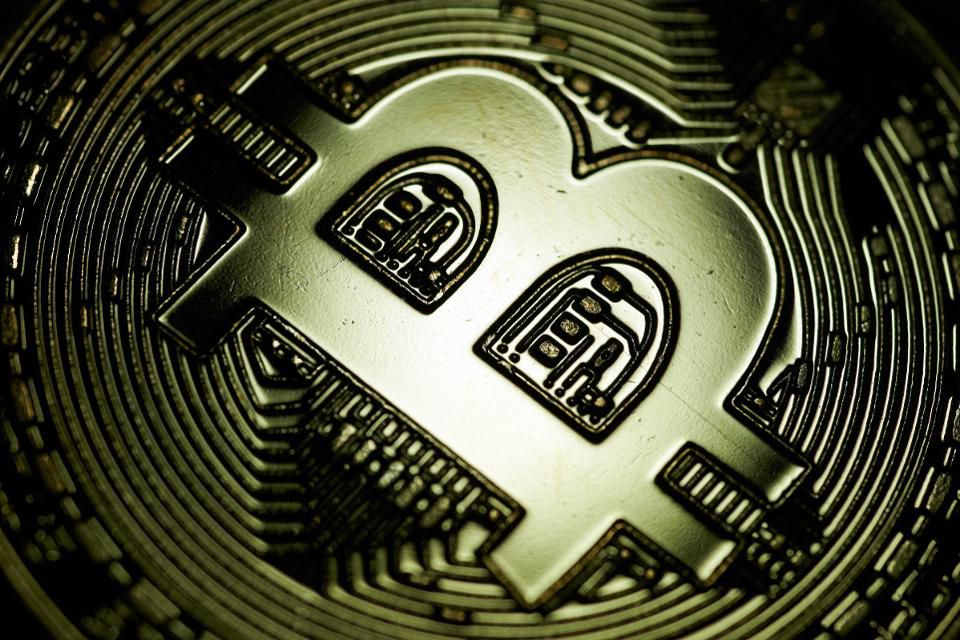 ForbesCrypto's tweet photo. 'Crypto challenger bank' custodied by Gemini launches accounts that pay interest in bitcoin: https://t.co/jowFU1EdYQ by @BillyBambrough https://t.co/btKLJGFTr5