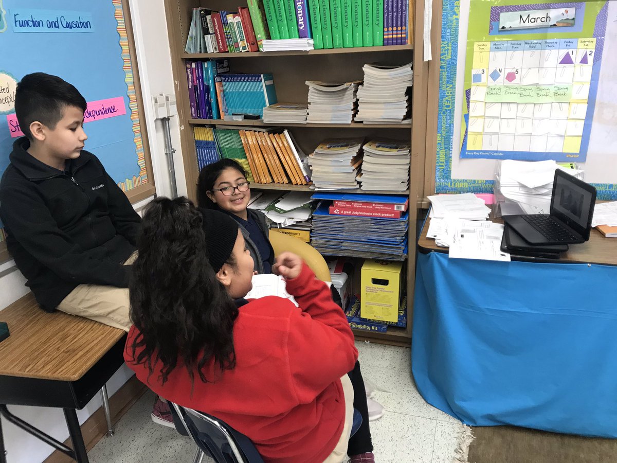 KramerDISD's tweet image. Mrs. Santana’s 5th graders are using Flipgrid to answer questions on stem and leaf plots! #flipgrid #mathproblemsolving