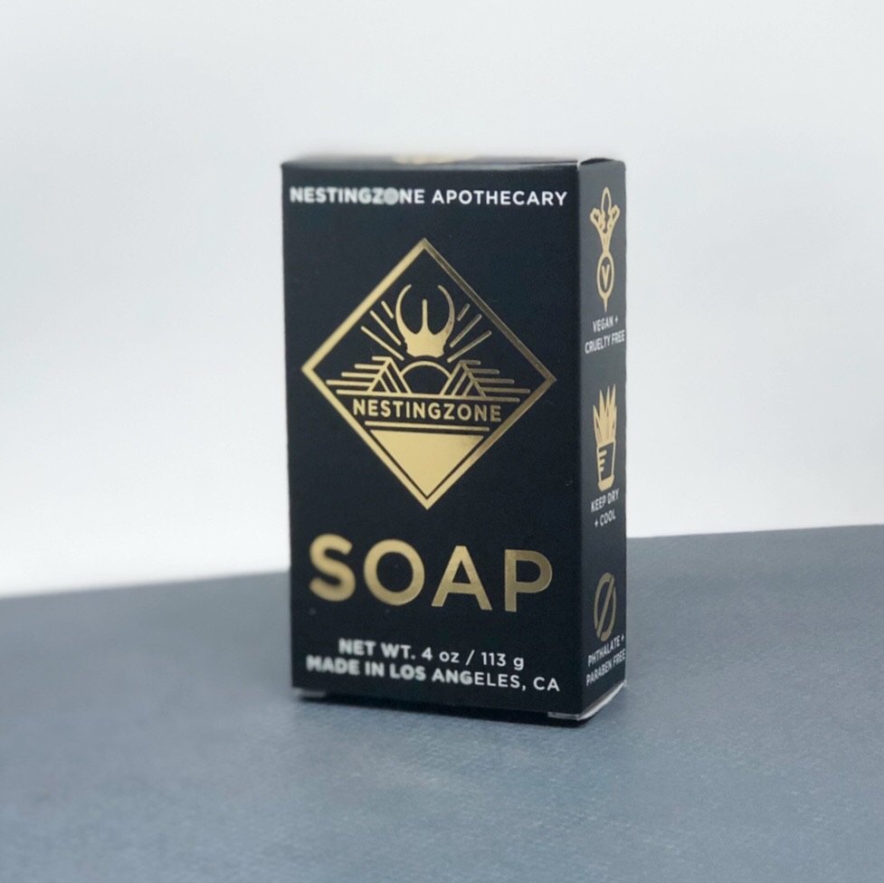 Gold foil always looks so stunning on black.
.
.
.

#soap #soappackaging #customsoappackaging #soapwrap  #soapwrapping #handmadesoap #soapmaking #soapmaker