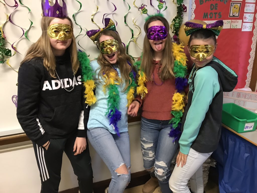 mrsvanderwerken's tweet photo. French students celebrated Mardi Gras!  #RichfieldCSD #frenchclass #mardigrasfun https://t.co/okWx9zOZAo