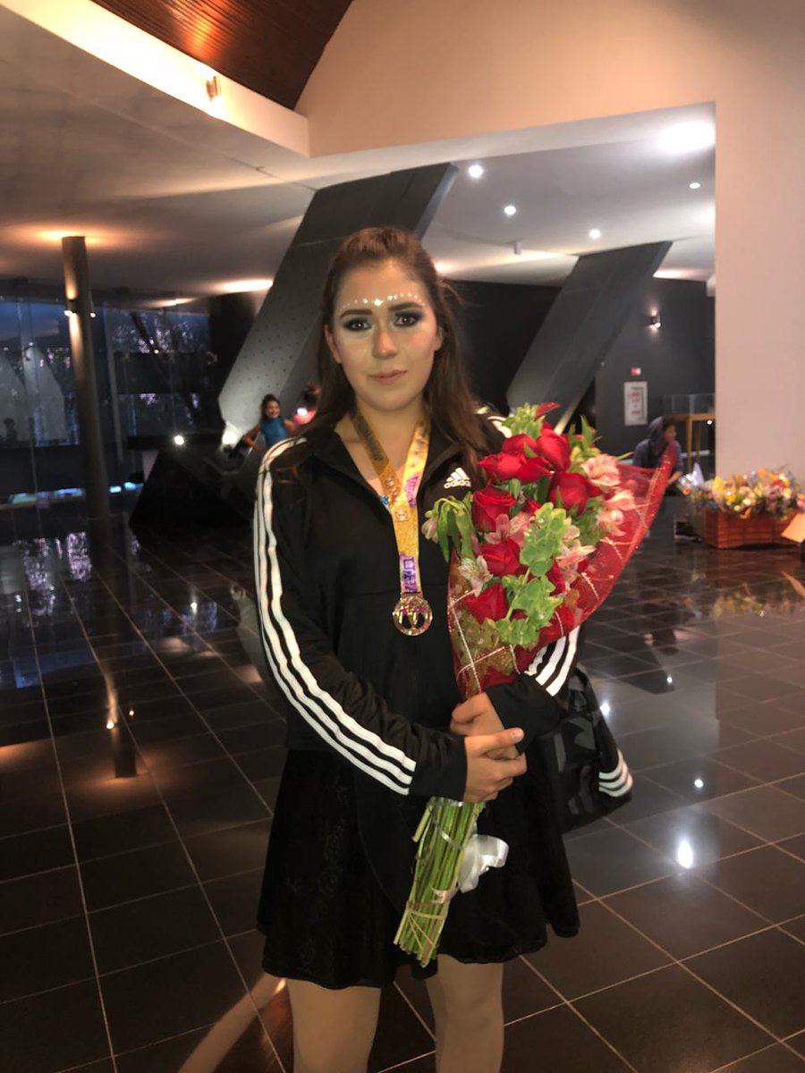 imexpuebla's tweet photo. Felicitamos a nuestra alumna de bachillerato #IMEX_SP, Valeria Cue Pacheco, por ganar el Intercolegial UPA, es la primera vez que este concurso se realiza en la Cd. de Puebla. Agradecemos el apoyo de su Maestra Paulina Galindo, responsable del Taller de Baile Coreográfico. https://t.co/io6X6dHtie