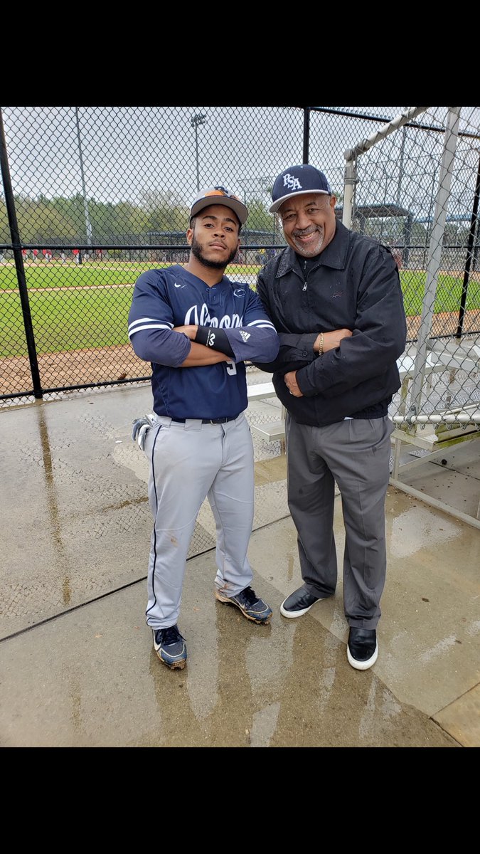 JMays2008's tweet photo. Jboogie with Uncle Harry and his Pop’s in Florida for his senior spring season. https://t.co/qd5epHWcEQ