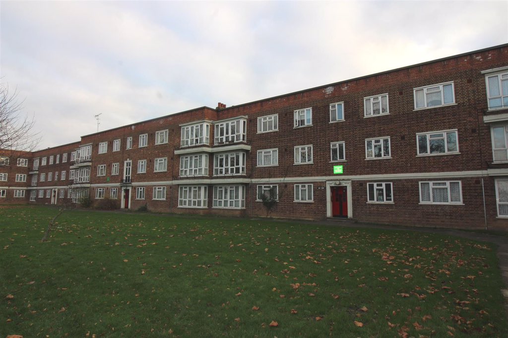 KurtisProperty's tweet photo. 2 Bedroom Flat - Purpose Built To Let in Barking
ยฃ1,175 PCM, fees apply
#2bed #2bedflat #2bedrooms #barking #Ilford #london #estateagents #property #torent #tolet #lettings #flat #eseex
Read more here https://t.co/ipMrG6j9x9 https://t.co/Ph7nnwZqFS
