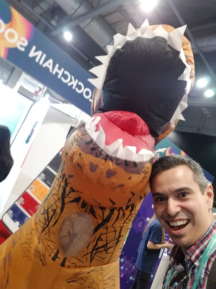 Having a blast at HK blockchain week! #Blockchain #hongkong #artificialinteligence #futureofwork