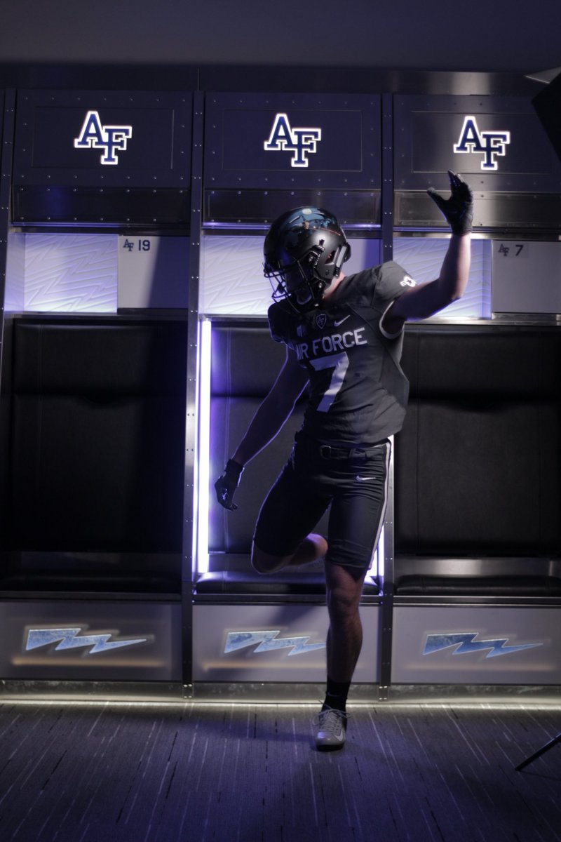 wieland_luke's tweet photo. I had an awesome time at Air Force last week!  Thanks to @CoachTCalhoun @coachbenmiller @coachstevesenn @Brian_Knorr and @AF_FBRecruiting for having me out.  The Air Force Academy is a special place with great athletes and incredible coaches. https://t.co/lNd6DRkTvB