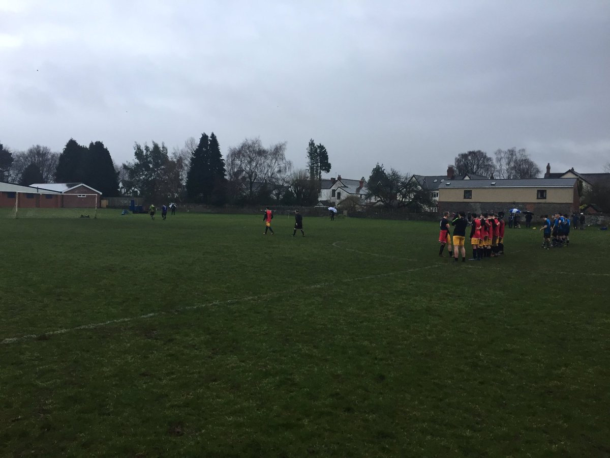 stteilos_PE's tweet photo. IT WAS DECIDED ON PENALTIES - our Senior football side and @whs_cardiff put on a great spectacle of football in the @CVSFA semi final. Unfortunately we lost 5-4 on penalties after 1-1 at FT. Great character shown in the second half. #keepyourheadsup #goagainnextyear #teamteilos https://t.co/EKkevEmMbs