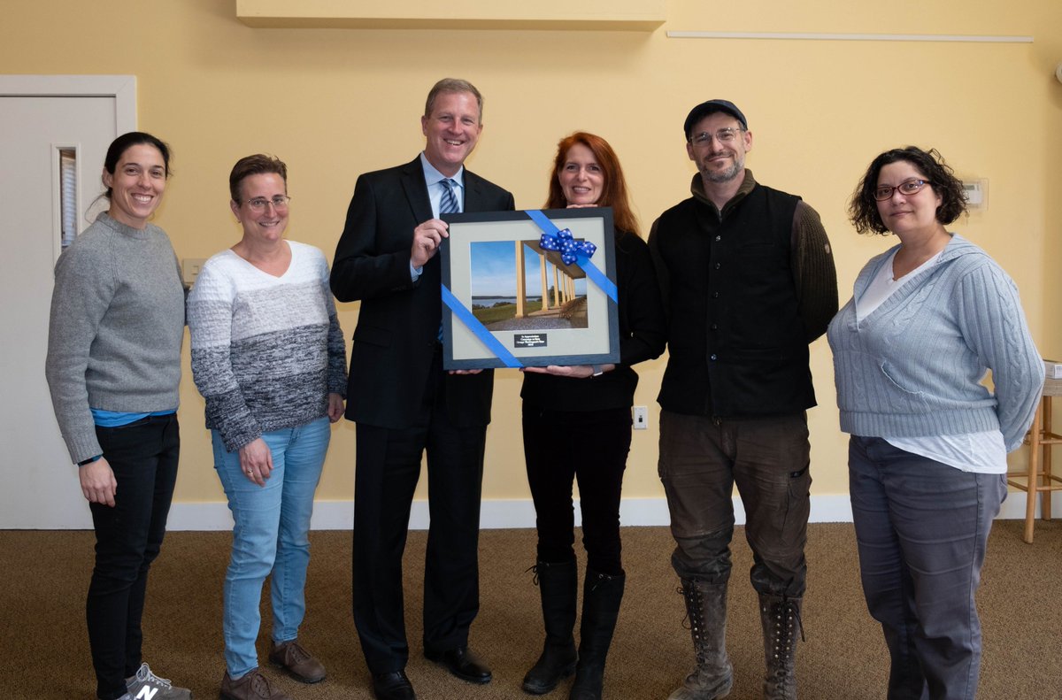 robshenk's tweet photo. Great seeing @LauraFord and the @Accokeek team this afternoon. The Accokeek Foundation was a key member of our #SaveTheView campaign to help preserve George Washington's view on the Potomac. @MountVernon #potomacriver #viewshed #preservation https://t.co/3Mi4SM8hFh