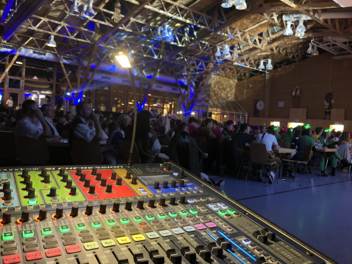 langshowtechnik's tweet photo. Die Faschingssaison 2019 und damit eine arbeitsreiche aber auch schöne Zeit geht zu Ende. Vielen Dank an alle Veranstalter, Vereine und vor allem an die Band Partyschwaben für die zahlreichen schönen Veranstaltungen. https://t.co/z0amPyBwWc